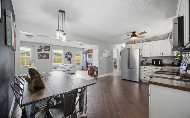 9555 George Washington Highway, Bridgeport, West Virginia 26330, 2 Bedrooms Bedrooms, 6 Rooms Rooms,2 BathroomsBathrooms,Single Family Detached,For Sale,George Washington,0,10166431