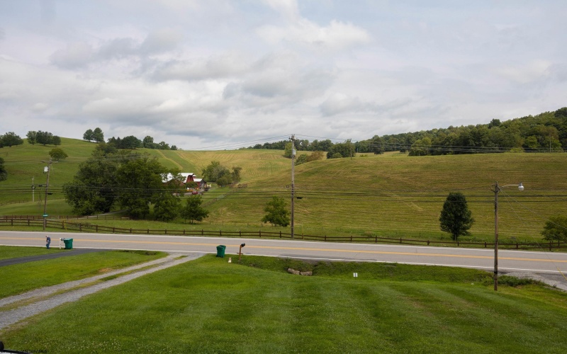 9555 George Washington Highway, Bridgeport, West Virginia 26330, 2 Bedrooms Bedrooms, 6 Rooms Rooms,2 BathroomsBathrooms,Single Family Detached,For Sale,George Washington,0,10166431