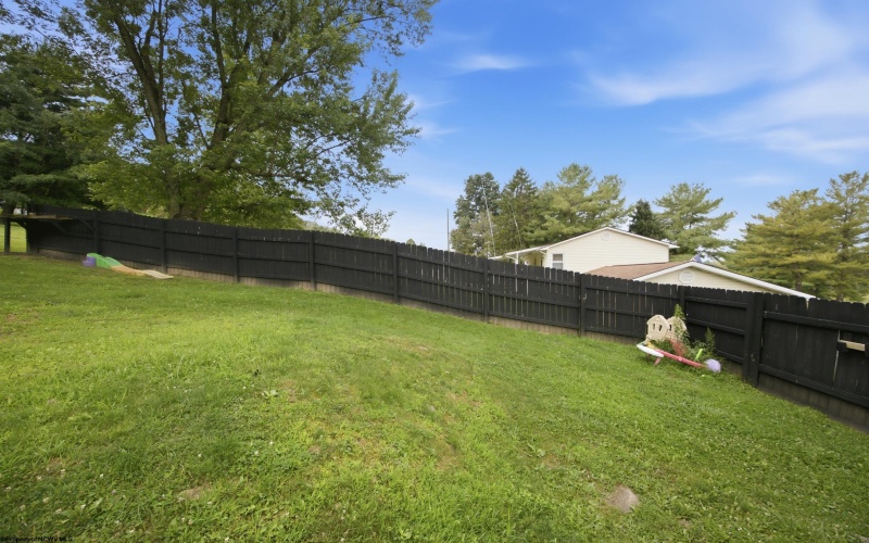 9555 George Washington Highway, Bridgeport, West Virginia 26330, 2 Bedrooms Bedrooms, 6 Rooms Rooms,2 BathroomsBathrooms,Single Family Detached,For Sale,George Washington,0,10166431