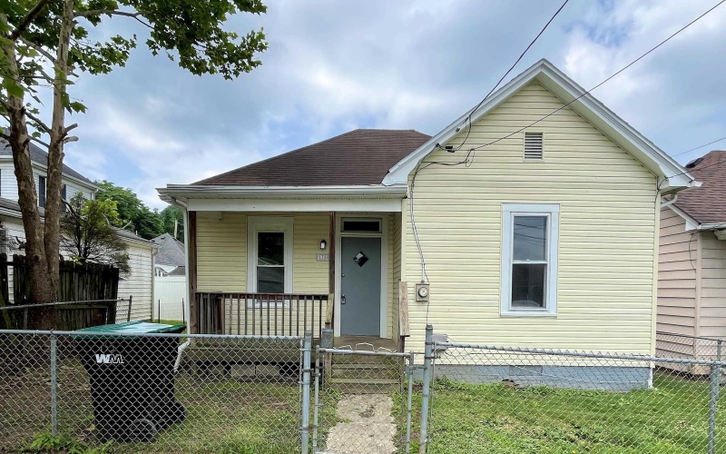 135 Charles Street, Clarksburg, West Virginia 26301, 2 Bedrooms Bedrooms, 4 Rooms Rooms,1 BathroomBathrooms,Single Family Detached,For Sale,Charles,0,10166429 135 Charles Street, Clarksburg, West Virginia 26301, 2 Bedrooms Bedrooms, 4 Rooms Rooms,1 BathroomBathrooms,Single Family Detached,For Sale,Charles,0,10166429