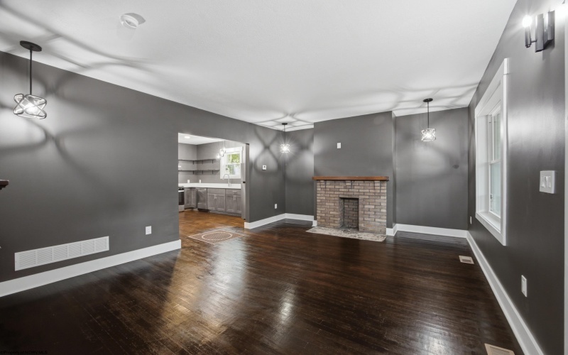 202 Western Avenue, Westover, West Virginia 26501, 3 Bedrooms Bedrooms, 6 Rooms Rooms,1 BathroomBathrooms,Single Family Detached,For Sale,Western,0,10166420