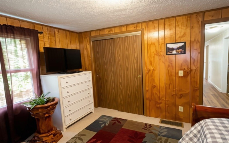 200 Love Drive, Kingwood, West Virginia 26537, 3 Bedrooms Bedrooms, 7 Rooms Rooms,2 BathroomsBathrooms,Single Family Detached,For Sale,Love,0,10166428