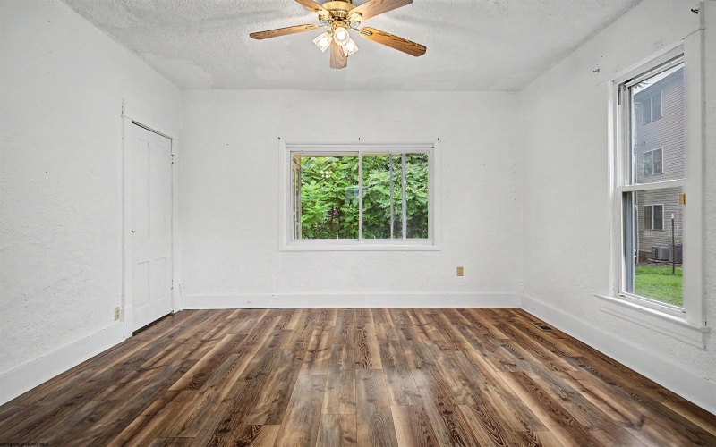 387 Dille Street, Morgantown, West Virginia 26505, 3 Bedrooms Bedrooms, 6 Rooms Rooms,1 BathroomBathrooms,Single Family Detached,For Sale,Dille,0,10166421