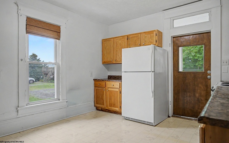 387 Dille Street, Morgantown, West Virginia 26505, 3 Bedrooms Bedrooms, 6 Rooms Rooms,1 BathroomBathrooms,Single Family Detached,For Sale,Dille,0,10166421