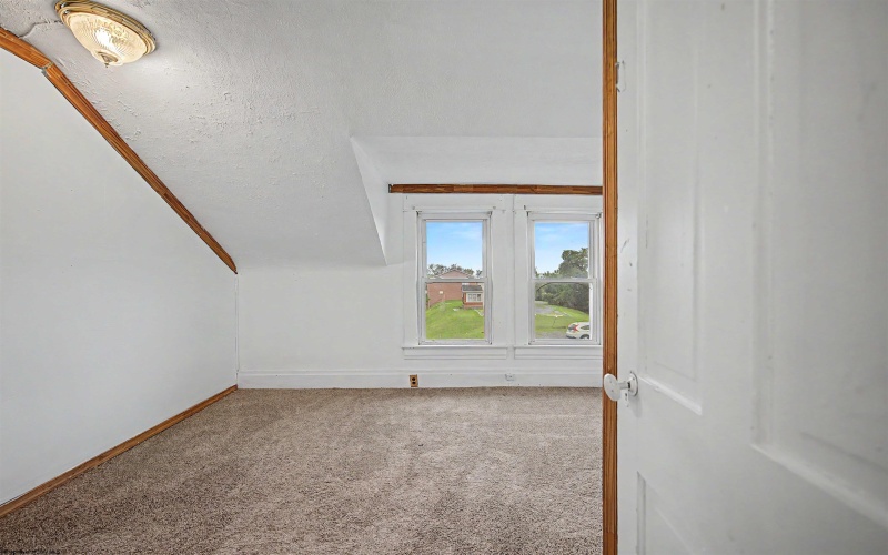 387 Dille Street, Morgantown, West Virginia 26505, 3 Bedrooms Bedrooms, 6 Rooms Rooms,1 BathroomBathrooms,Single Family Detached,For Sale,Dille,0,10166421