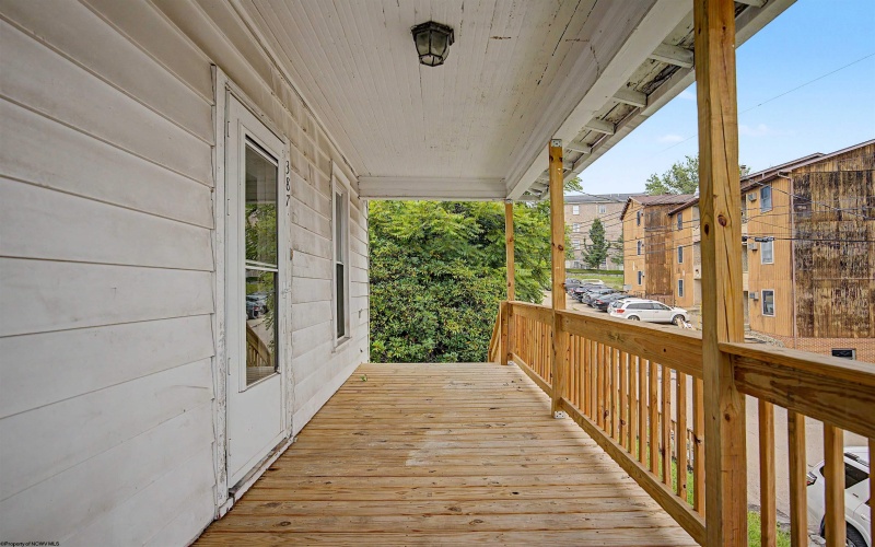 387 Dille Street, Morgantown, West Virginia 26505, 3 Bedrooms Bedrooms, 6 Rooms Rooms,1 BathroomBathrooms,Single Family Detached,For Sale,Dille,0,10166421