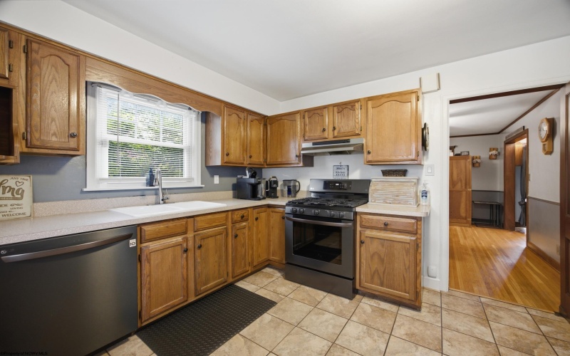317 Spring Avenue, Clarksburg, West Virginia 26301, 3 Bedrooms Bedrooms, 7 Rooms Rooms,2 BathroomsBathrooms,Single Family Detached,For Sale,Spring,0,10166424 317 Spring Avenue, Clarksburg, West Virginia 26301, 3 Bedrooms Bedrooms, 7 Rooms Rooms,2 BathroomsBathrooms,Single Family Detached,For Sale,Spring,0,10166424