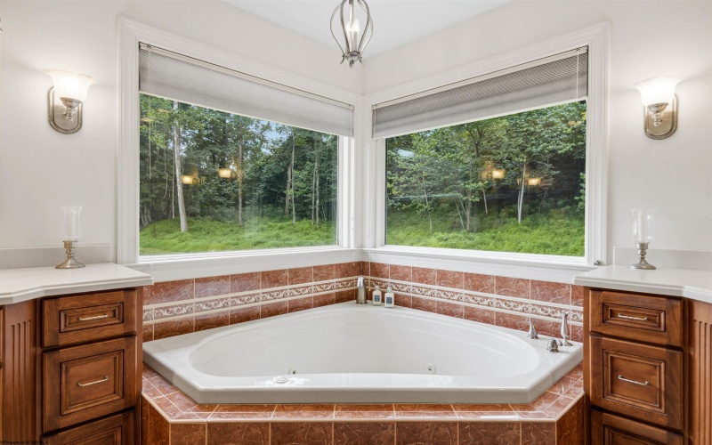 6011 Woodlands Bluff Road, Morgantown, West Virginia 26508, 4 Bedrooms Bedrooms, 14 Rooms Rooms,4 BathroomsBathrooms,Single Family Detached,For Sale,Woodlands Bluff,0,10166445