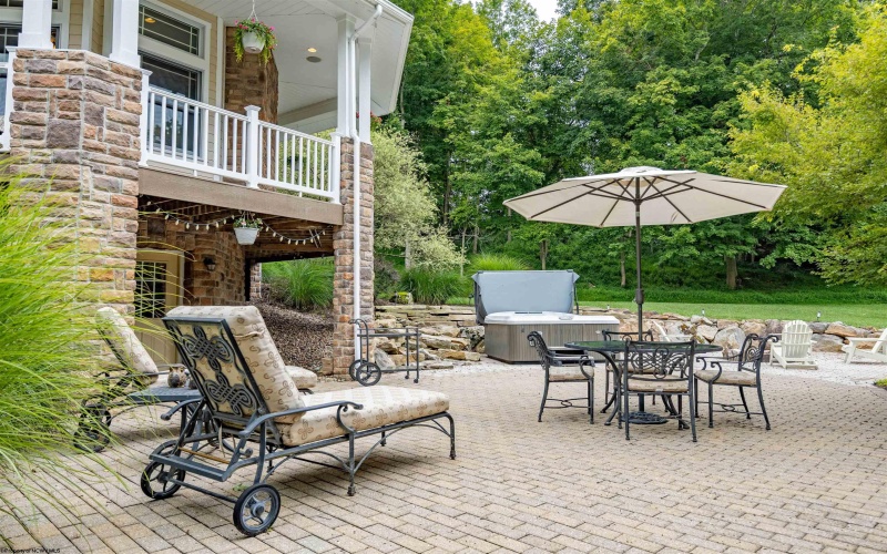 6011 Woodlands Bluff Road, Morgantown, West Virginia 26508, 4 Bedrooms Bedrooms, 14 Rooms Rooms,4 BathroomsBathrooms,Single Family Detached,For Sale,Woodlands Bluff,0,10166445