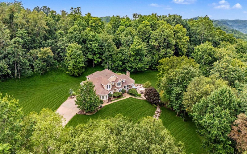 6011 Woodlands Bluff Road, Morgantown, West Virginia 26508, 4 Bedrooms Bedrooms, 14 Rooms Rooms,4 BathroomsBathrooms,Single Family Detached,For Sale,Woodlands Bluff,0,10166445