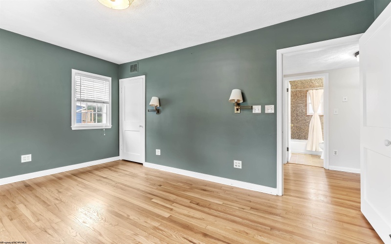 521 Junior Avenue, Morgantown, West Virginia 26505, 3 Bedrooms Bedrooms, 8 Rooms Rooms,2 BathroomsBathrooms,Single Family Detached,For Sale,Junior,0,10166442