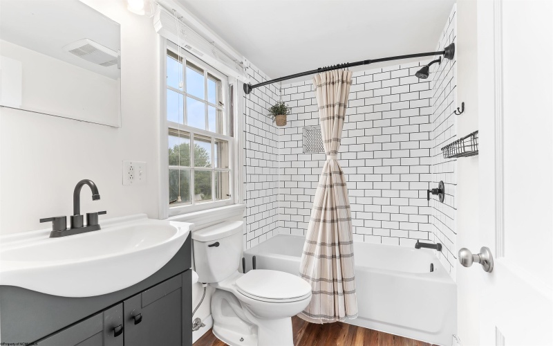 521 Junior Avenue, Morgantown, West Virginia 26505, 3 Bedrooms Bedrooms, 8 Rooms Rooms,2 BathroomsBathrooms,Single Family Detached,For Sale,Junior,0,10166442