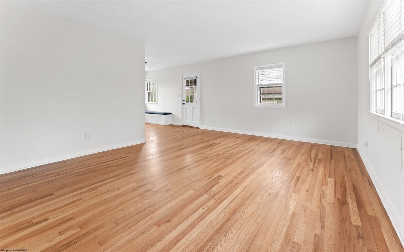 521 Junior Avenue, Morgantown, West Virginia 26505, 3 Bedrooms Bedrooms, 8 Rooms Rooms,2 BathroomsBathrooms,Single Family Detached,For Sale,Junior,0,10166442