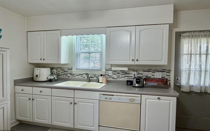 2013 Pride Avenue, Clarksburg, West Virginia 26301, 2 Bedrooms Bedrooms, 4 Rooms Rooms,1 BathroomBathrooms,Single Family Detached,For Sale,Pride,0,10166447 2013 Pride Avenue, Clarksburg, West Virginia 26301, 2 Bedrooms Bedrooms, 4 Rooms Rooms,1 BathroomBathrooms,Single Family Detached,For Sale,Pride,0,10166447