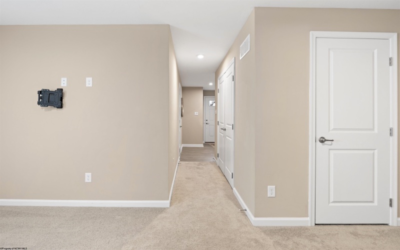 247 Stonehurst Drive, Morgantown, West Virginia 26501, 3 Bedrooms Bedrooms, 7 Rooms Rooms,2 BathroomsBathrooms,Single Family Attached,For Sale,Stonehurst,0,10166436
