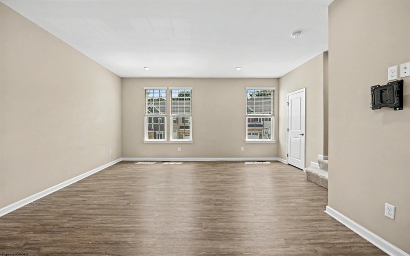 247 Stonehurst Drive, Morgantown, West Virginia 26501, 3 Bedrooms Bedrooms, 7 Rooms Rooms,2 BathroomsBathrooms,Single Family Attached,For Sale,Stonehurst,0,10166436