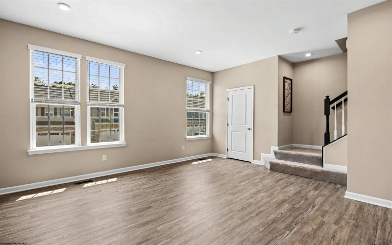247 Stonehurst Drive, Morgantown, West Virginia 26501, 3 Bedrooms Bedrooms, 7 Rooms Rooms,2 BathroomsBathrooms,Single Family Attached,For Sale,Stonehurst,0,10166436