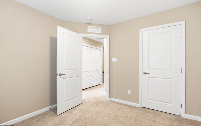247 Stonehurst Drive, Morgantown, West Virginia 26501, 3 Bedrooms Bedrooms, 7 Rooms Rooms,2 BathroomsBathrooms,Single Family Attached,For Sale,Stonehurst,0,10166436