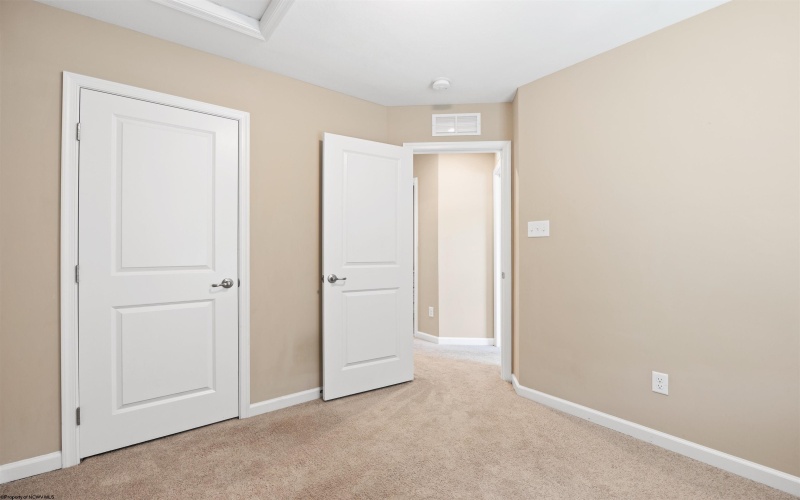 247 Stonehurst Drive, Morgantown, West Virginia 26501, 3 Bedrooms Bedrooms, 7 Rooms Rooms,2 BathroomsBathrooms,Single Family Attached,For Sale,Stonehurst,0,10166436