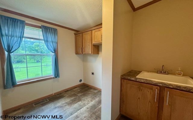 1683 Range Road, Wadestown, West Virginia 26590, 3 Bedrooms Bedrooms, 7 Rooms Rooms,3 BathroomsBathrooms,Single Family Detached,For Sale,Range,0,10166448
