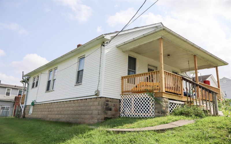 60 Watkins Lane, Clarksburg, West Virginia 26301, 3 Bedrooms Bedrooms, 7 Rooms Rooms,1 BathroomBathrooms,Single Family Detached,For Sale,Watkins,0,10166451 60 Watkins Lane, Clarksburg, West Virginia 26301, 3 Bedrooms Bedrooms, 7 Rooms Rooms,1 BathroomBathrooms,Single Family Detached,For Sale,Watkins,0,10166451