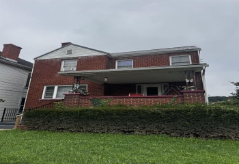 425 Center Avenue, Weston, West Virginia 26452, 3 Bedrooms Bedrooms, 9 Rooms Rooms,1 BathroomBathrooms,Single Family Detached,For Sale,Center,0,10166457
