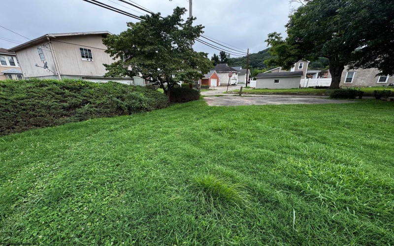 425 Center Avenue, Weston, West Virginia 26452, 3 Bedrooms Bedrooms, 9 Rooms Rooms,1 BathroomBathrooms,Single Family Detached,For Sale,Center,0,10166457 425 Center Avenue, Weston, West Virginia 26452, 3 Bedrooms Bedrooms, 9 Rooms Rooms,1 BathroomBathrooms,Single Family Detached,For Sale,Center,0,10166457