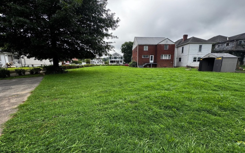 425 Center Avenue, Weston, West Virginia 26452, 3 Bedrooms Bedrooms, 9 Rooms Rooms,1 BathroomBathrooms,Single Family Detached,For Sale,Center,0,10166457 425 Center Avenue, Weston, West Virginia 26452, 3 Bedrooms Bedrooms, 9 Rooms Rooms,1 BathroomBathrooms,Single Family Detached,For Sale,Center,0,10166457