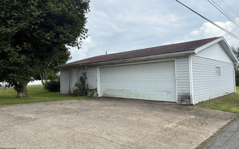 77 Grace Avenue, Masontown, West Virginia 26542, 2 Bedrooms Bedrooms, 5 Rooms Rooms,2 BathroomsBathrooms,Single Family Detached,For Sale,Grace,0,10166463