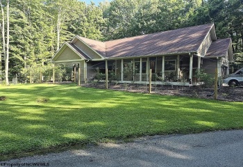 464 Maple Avenue, Davis, West Virginia 26260-0000, 4 Bedrooms Bedrooms, 7 Rooms Rooms,3 BathroomsBathrooms,Single Family Detached,For Sale,Maple,0,10166456