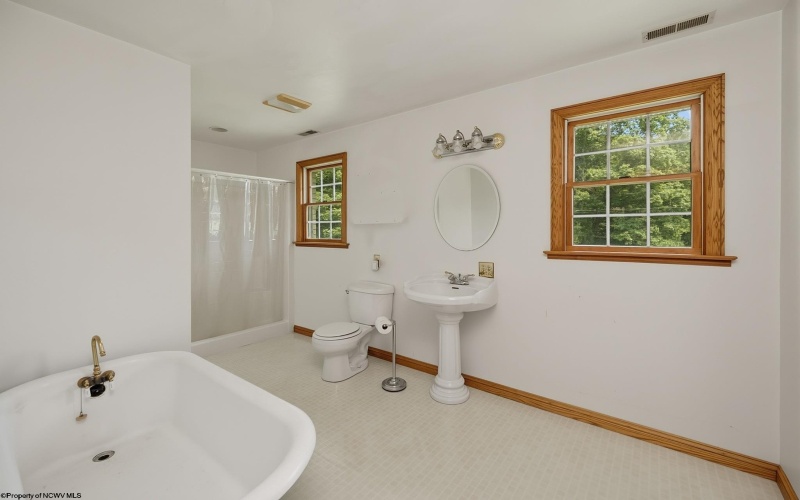 1258 Long Run, Ellamore, West Virginia 26267, 3 Bedrooms Bedrooms, 6 Rooms Rooms,2 BathroomsBathrooms,Single Family Detached,For Sale,Long,0,10166455
