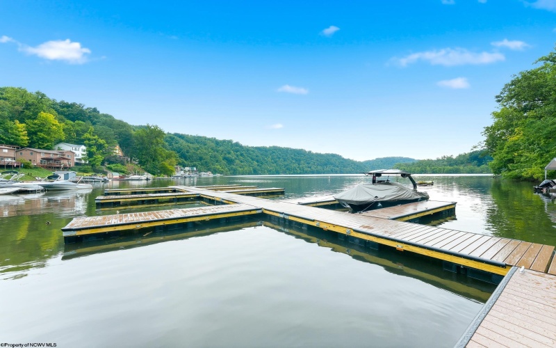 2374 Lakeside Estates, Morgantown, West Virginia 26508, 4 Bedrooms Bedrooms, 8 Rooms Rooms,3 BathroomsBathrooms,Single Family Detached,For Sale,Lakeside,0,10166458