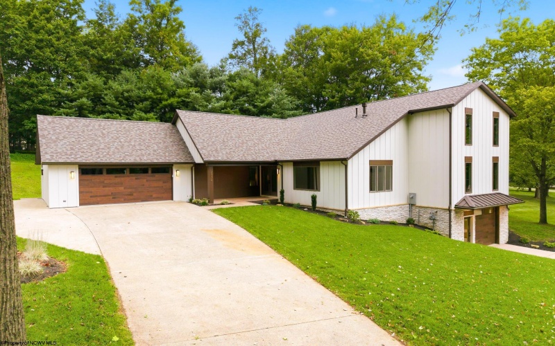 2374 Lakeside Estates, Morgantown, West Virginia 26508, 4 Bedrooms Bedrooms, 8 Rooms Rooms,3 BathroomsBathrooms,Single Family Detached,For Sale,Lakeside,0,10166458