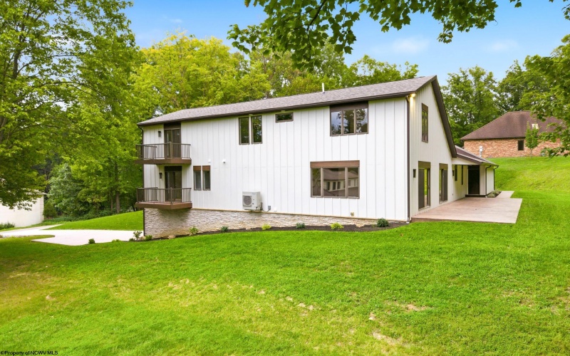 2374 Lakeside Estates, Morgantown, West Virginia 26508, 4 Bedrooms Bedrooms, 8 Rooms Rooms,3 BathroomsBathrooms,Single Family Detached,For Sale,Lakeside,0,10166458