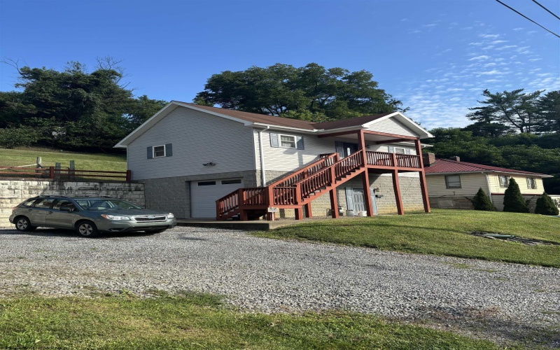 521 Pennsylvania Avenue, Fairmont, West Virginia 26554, 1 Bedroom Bedrooms, 5 Rooms Rooms,2 BathroomsBathrooms,Single Family Detached,For Sale,Pennsylvania,0,10166459