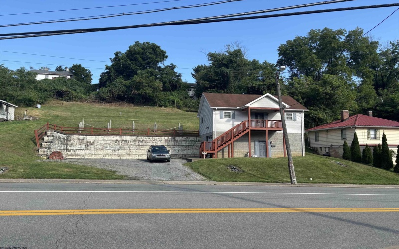 521 Pennsylvania Avenue, Fairmont, West Virginia 26554, 1 Bedroom Bedrooms, 5 Rooms Rooms,2 BathroomsBathrooms,Single Family Detached,For Sale,Pennsylvania,0,10166459