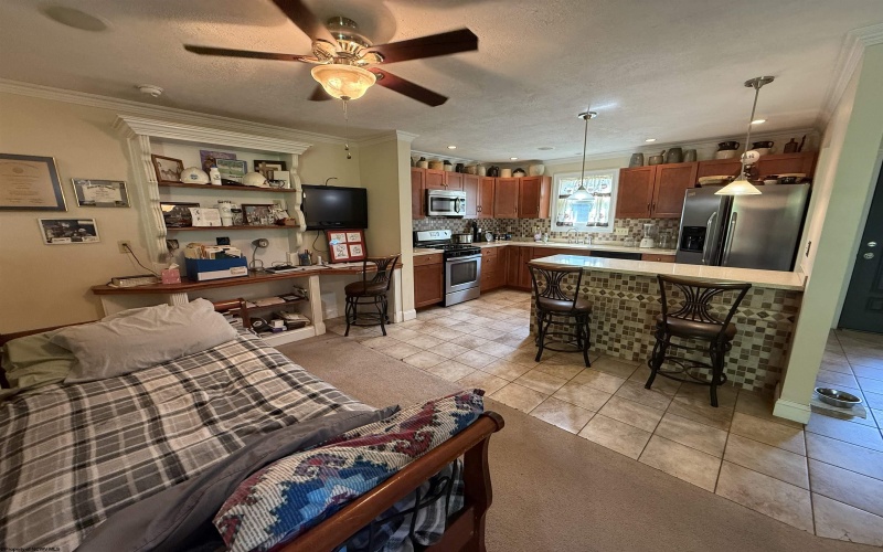 521 Pennsylvania Avenue, Fairmont, West Virginia 26554, 1 Bedroom Bedrooms, 5 Rooms Rooms,2 BathroomsBathrooms,Single Family Detached,For Sale,Pennsylvania,0,10166459