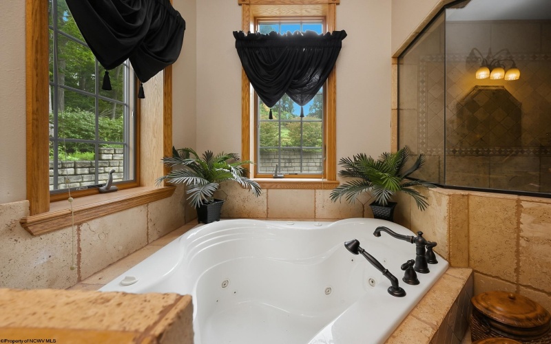 308 Diamond Cove Road, Bridgeport, West Virginia 26330, 6 Bedrooms Bedrooms, 15 Rooms Rooms,3 BathroomsBathrooms,Single Family Detached,For Sale,Diamond Cove,0,10166465