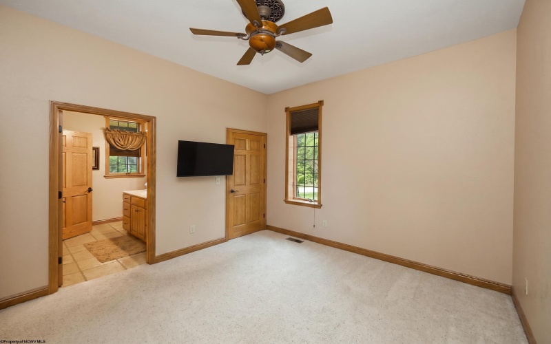 308 Diamond Cove Road, Bridgeport, West Virginia 26330, 6 Bedrooms Bedrooms, 15 Rooms Rooms,3 BathroomsBathrooms,Single Family Detached,For Sale,Diamond Cove,0,10166465