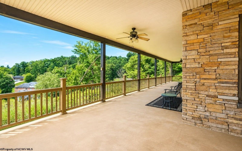 308 Diamond Cove Road, Bridgeport, West Virginia 26330, 6 Bedrooms Bedrooms, 15 Rooms Rooms,3 BathroomsBathrooms,Single Family Detached,For Sale,Diamond Cove,0,10166465