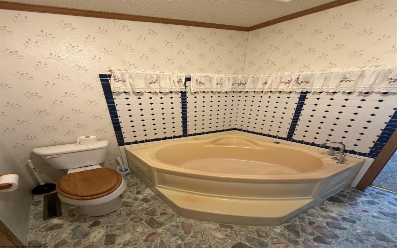 42 Gate Lane, Elkins, West Virginia 26241, 3 Bedrooms Bedrooms, 8 Rooms Rooms,2 BathroomsBathrooms,Single Family Detached,For Sale,Gate,0,10166471