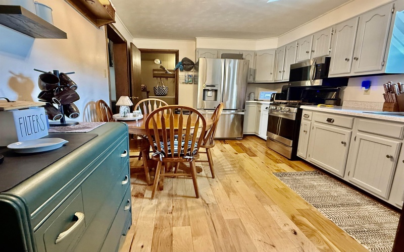 52 4th Street, Carolina, West Virginia 26563, 3 Bedrooms Bedrooms, 6 Rooms Rooms,2 BathroomsBathrooms,Single Family Detached,For Sale,4th,0,10166467