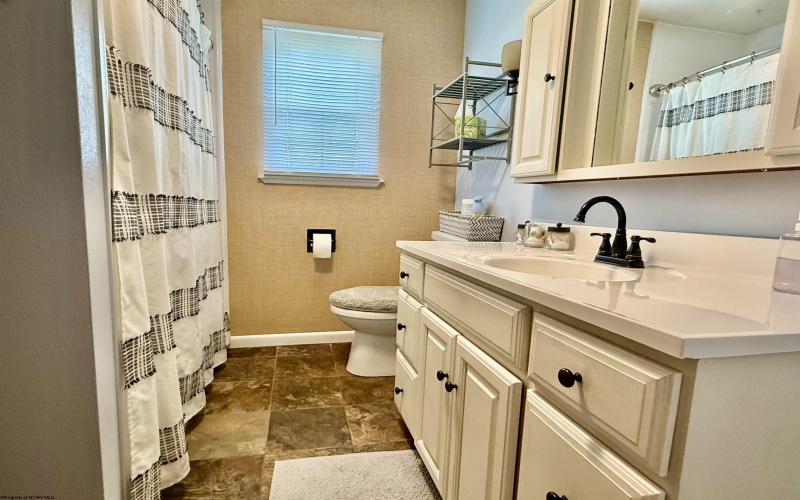 52 4th Street, Carolina, West Virginia 26563, 3 Bedrooms Bedrooms, 6 Rooms Rooms,2 BathroomsBathrooms,Single Family Detached,For Sale,4th,0,10166467