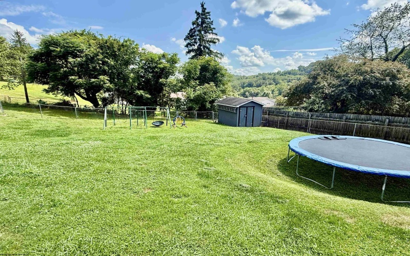 52 4th Street, Carolina, West Virginia 26563, 3 Bedrooms Bedrooms, 6 Rooms Rooms,2 BathroomsBathrooms,Single Family Detached,For Sale,4th,0,10166467