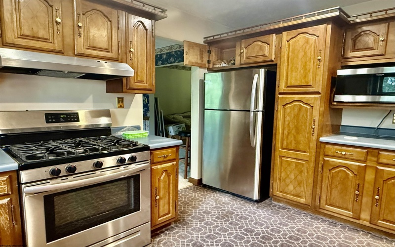 20 Bel Manor Drive, Fairmont, West Virginia 26554, 4 Bedrooms Bedrooms, 9 Rooms Rooms,3 BathroomsBathrooms,Single Family Detached,For Sale,Bel Manor,0,10166468