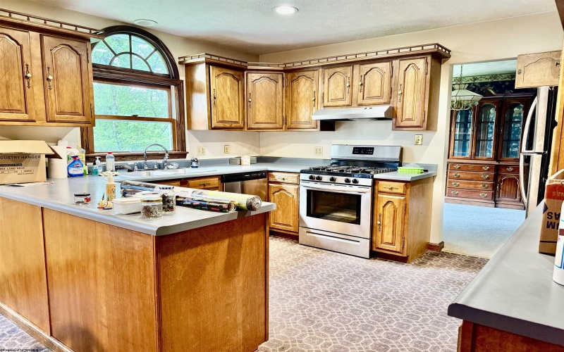 20 Bel Manor Drive, Fairmont, West Virginia 26554, 4 Bedrooms Bedrooms, 9 Rooms Rooms,3 BathroomsBathrooms,Single Family Detached,For Sale,Bel Manor,0,10166468