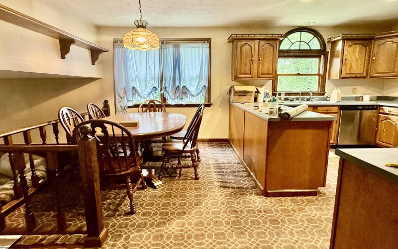 20 Bel Manor Drive, Fairmont, West Virginia 26554, 4 Bedrooms Bedrooms, 9 Rooms Rooms,3 BathroomsBathrooms,Single Family Detached,For Sale,Bel Manor,0,10166468