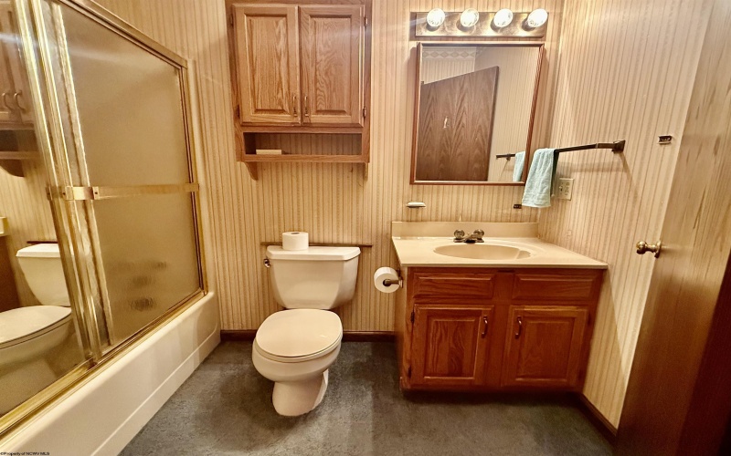 20 Bel Manor Drive, Fairmont, West Virginia 26554, 4 Bedrooms Bedrooms, 9 Rooms Rooms,3 BathroomsBathrooms,Single Family Detached,For Sale,Bel Manor,0,10166468