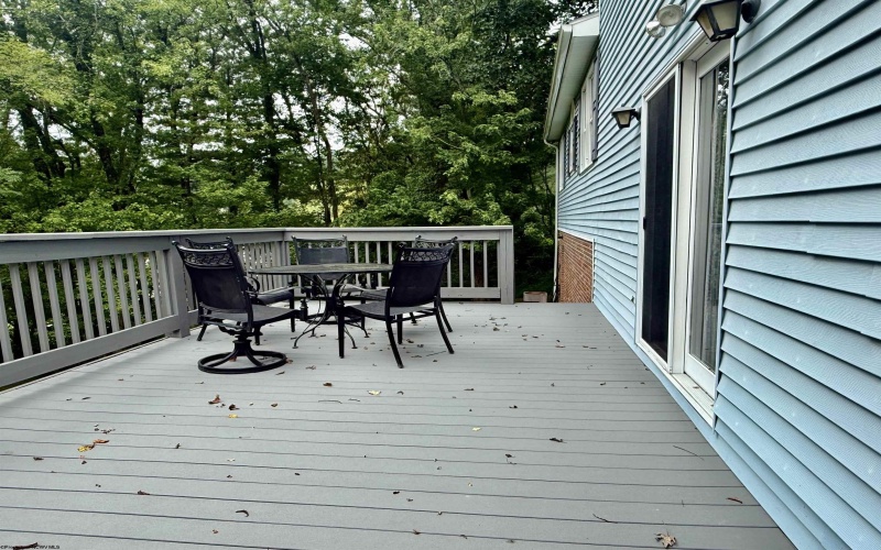20 Bel Manor Drive, Fairmont, West Virginia 26554, 4 Bedrooms Bedrooms, 9 Rooms Rooms,3 BathroomsBathrooms,Single Family Detached,For Sale,Bel Manor,0,10166468