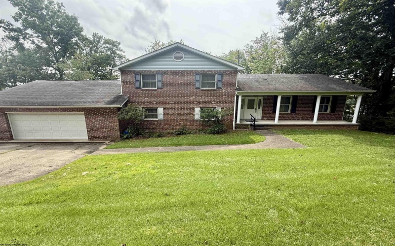 20 Bel Manor Drive, Fairmont, West Virginia 26554, 4 Bedrooms Bedrooms, 9 Rooms Rooms,3 BathroomsBathrooms,Single Family Detached,For Sale,Bel Manor,0,10166468